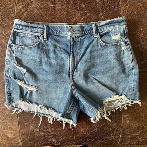 Abercrombie & Fitch The 4” Mom Short High Rise Distressed Denim